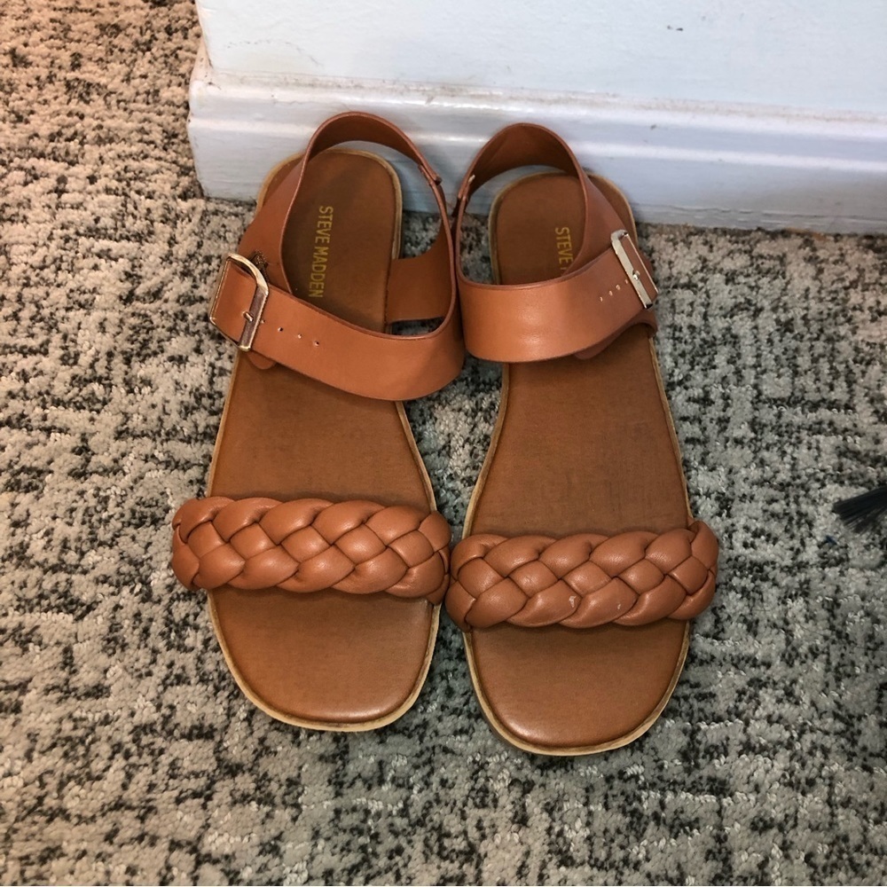 Steve Madden JDESTIND Tan Braided Strap & Adjustable Back Strap Size 5